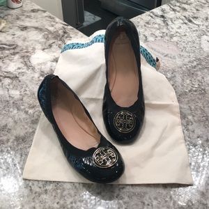 😍 TORY BURCH Black Patent Leather Flats